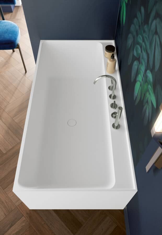 Storage bathtubs — storage integrated into the structure in the same finish as the bathroom, for made-to-measure compositions