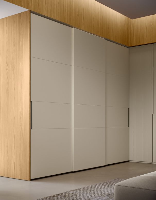 Custom wardrobe — Sliding doors in the room