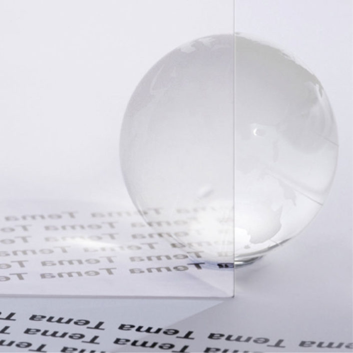Clear Reflective shiny glass