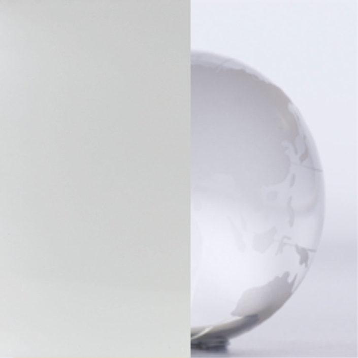 Polished Pearl Lacquered shiny glass