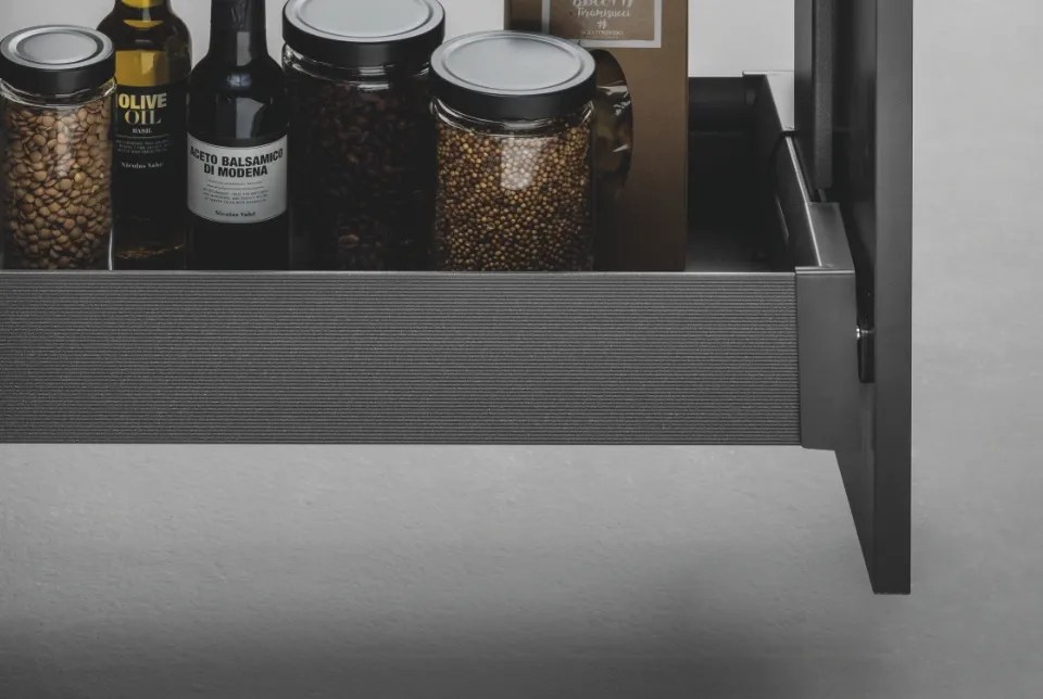 Urban 3-tier pull-out — catalog photo