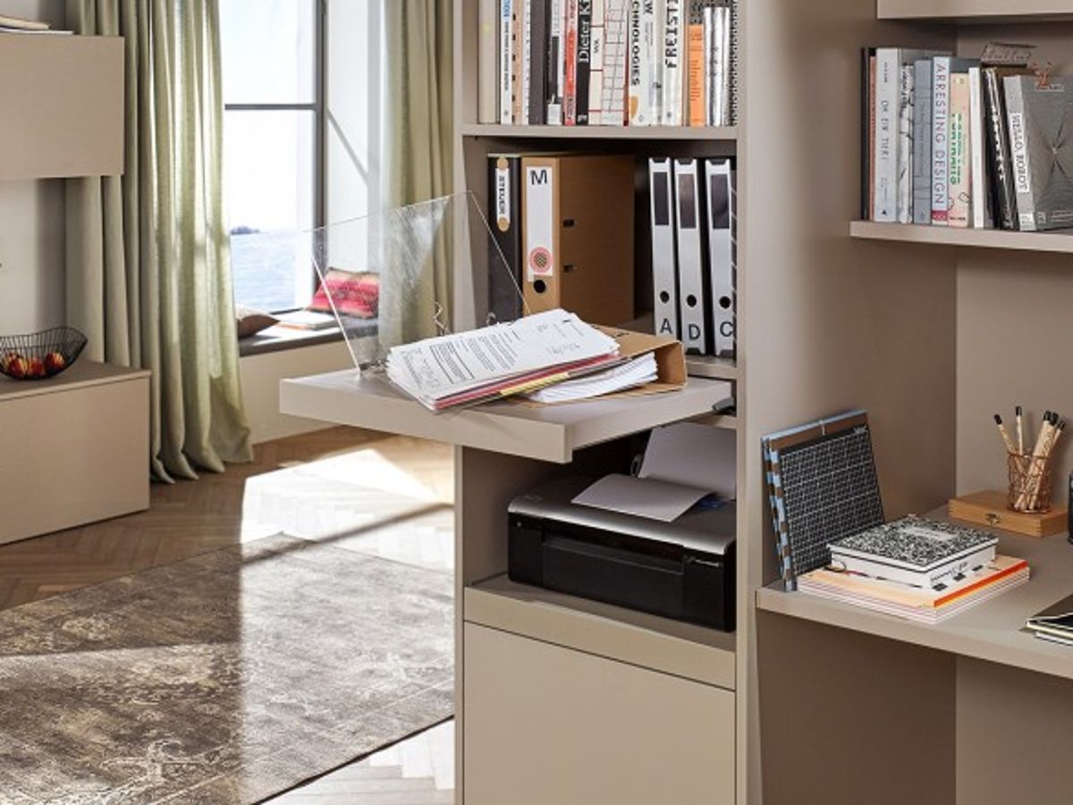 Pull-out shelf lock — catalog photo
