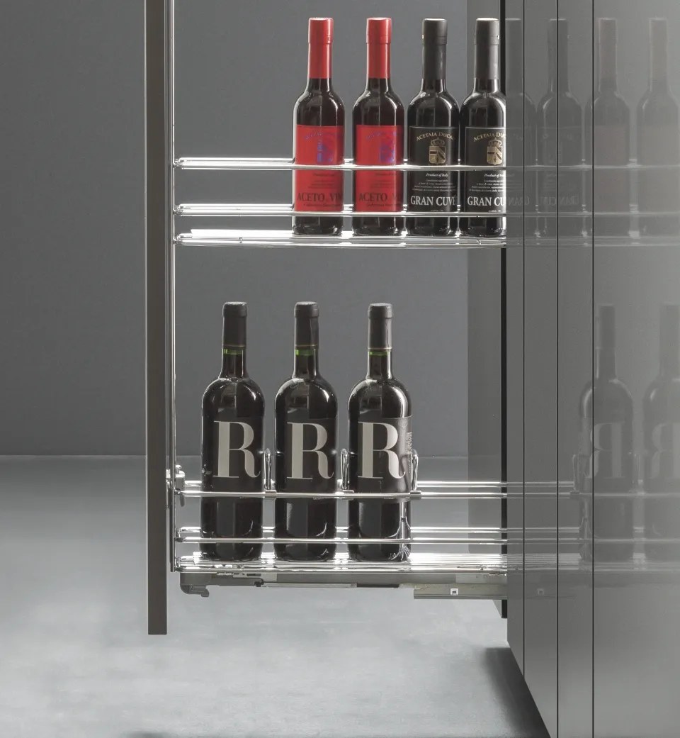 Wire pull-out larder — catalog photo