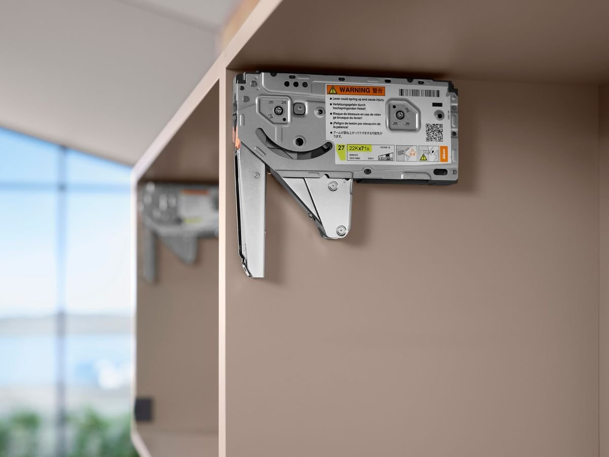 AVENTOS HK top — catalog photo